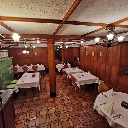 Landgasthof Rebstock מלון אואגן